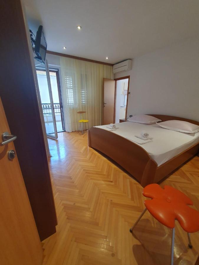 Apartments Carevic Ante Baška Voda Eksteriør bilde