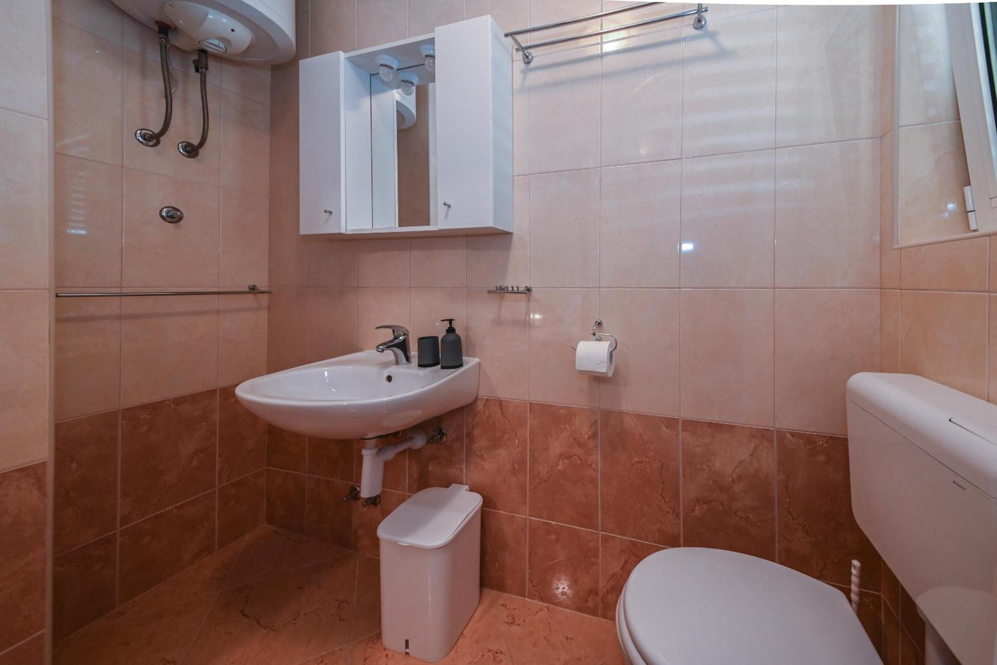 Apartments Carevic Ante Baška Voda Eksteriør bilde