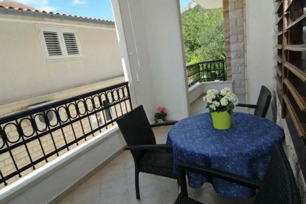 Apartments Carevic Ante Baška Voda Eksteriør bilde